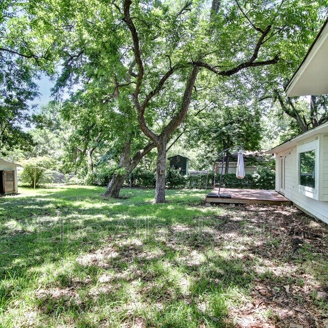 Building Photo - 5708 Flamingo Ct