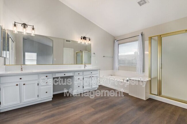 Building Photo - 1651 E Flint St