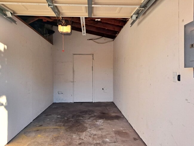 Building Photo - 6091 Horton Dr