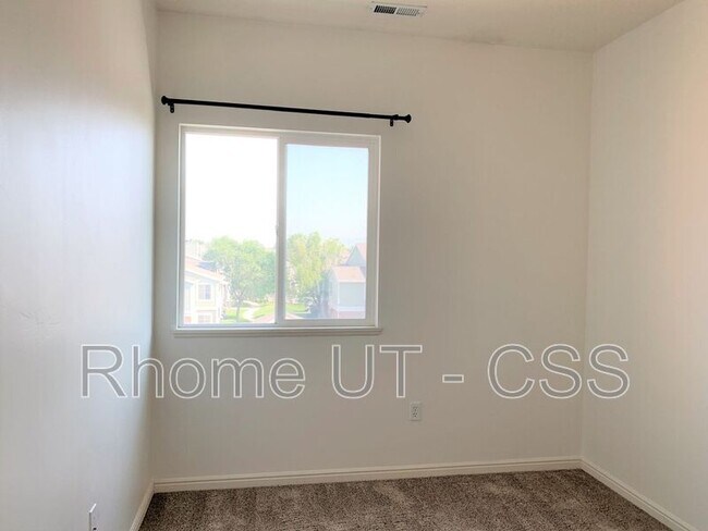 Building Photo - 114 Bella Monte Dr