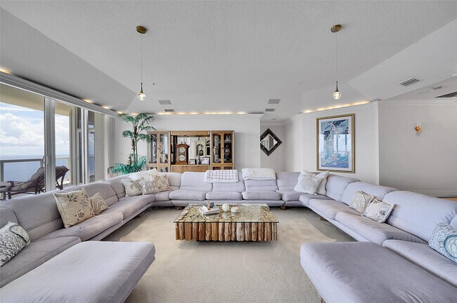 Building Photo - 6001 N Ocean Dr