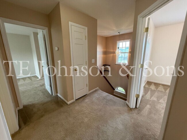 Building Photo - Charming 3-Bedroom Home with Modern Comfor...
