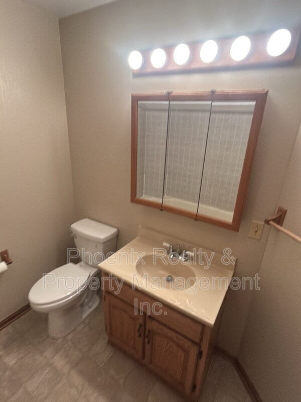 Building Photo - 146 Lois Dr
