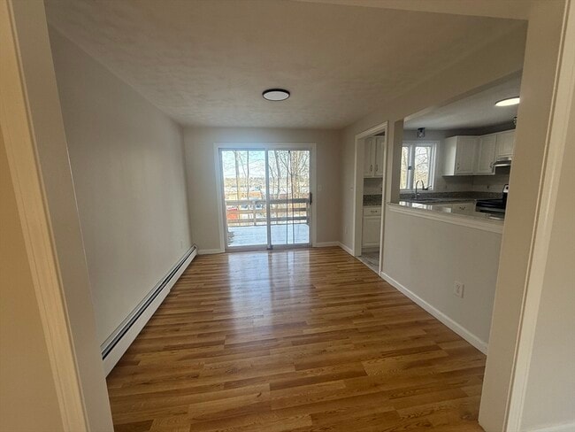 Building Photo - 17 Julian Ln