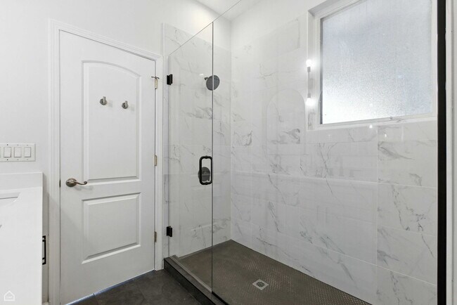 Building Photo - 2629 W Haddon Ave
