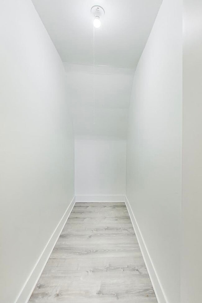 Building Photo - 1812 S Millard Ave