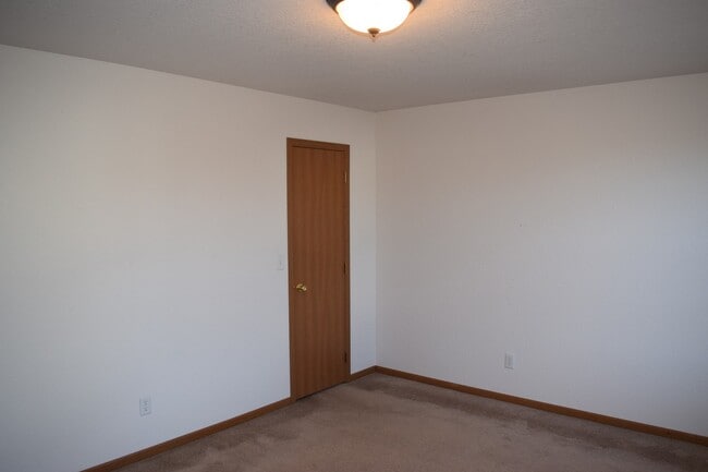 Building Photo - 16865B Hurricane Ln