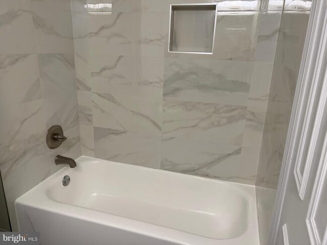 Building Photo - 1916 17th St NW