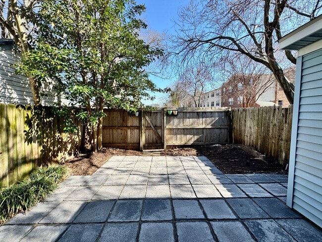 Building Photo - Completely Renovated & Ready 02-25-26! 2 Primary Suites, All Appliances Convey and Dog-Friendly!