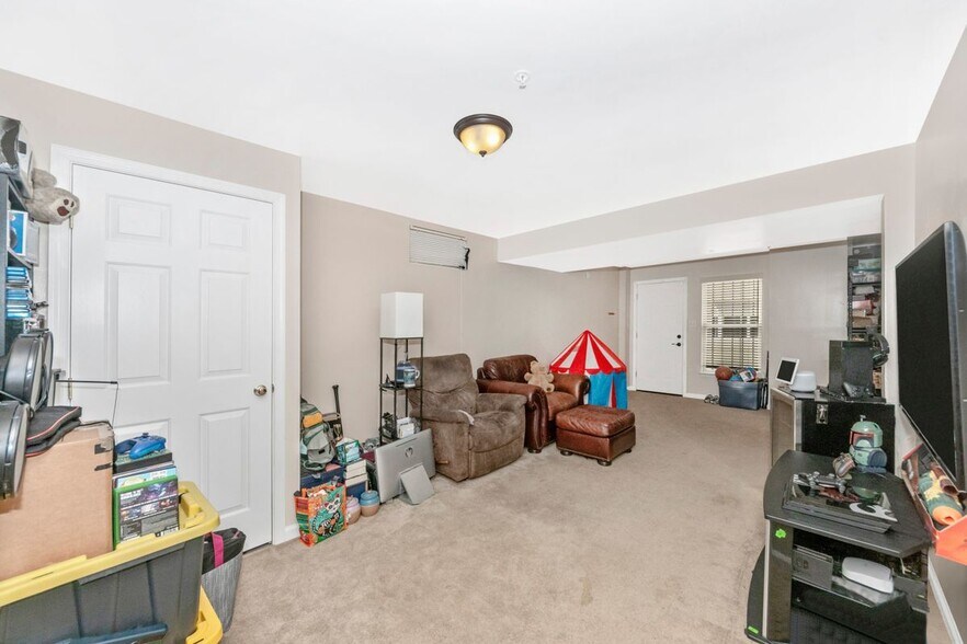 Building Photo - 8403 Black Willow Ct