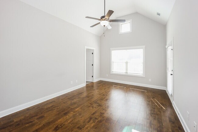 Building Photo - 13 E Field St