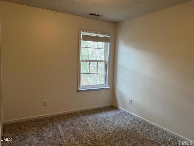 Building Photo - 109 Cranwell Ct