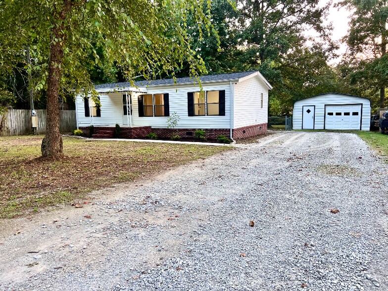 Primary Photo - 413 Elm Ln