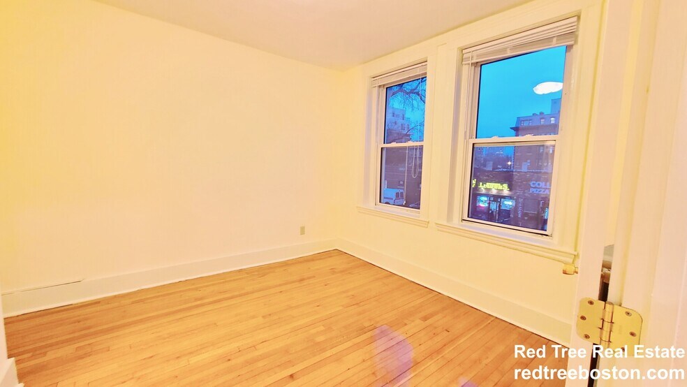 Building Photo - 51 Queensberry St