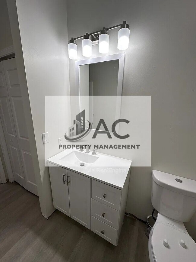 Building Photo - 52 Smith Lake Rd