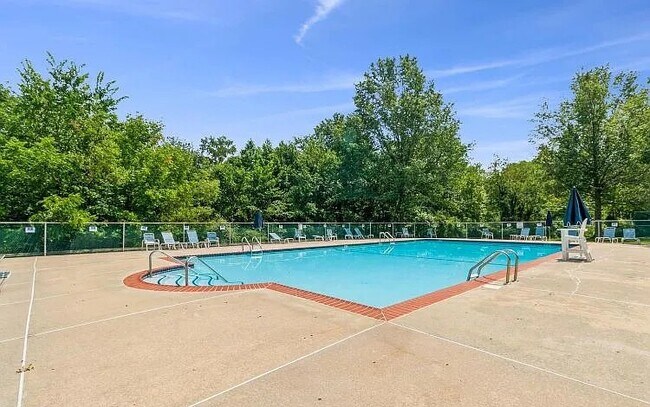 Building Photo - 33 Cypress Ct