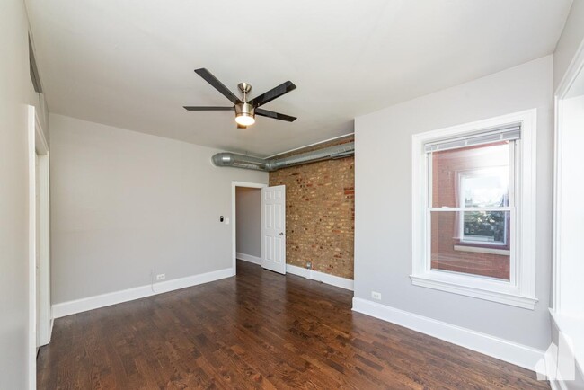 Building Photo - 3 bedroom in Chicago IL 60616