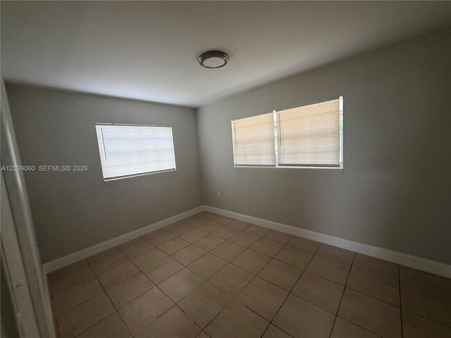 Building Photo - 6321 SW 20th Ct