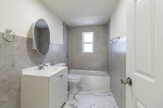 Building Photo - 2323 NW 15th St