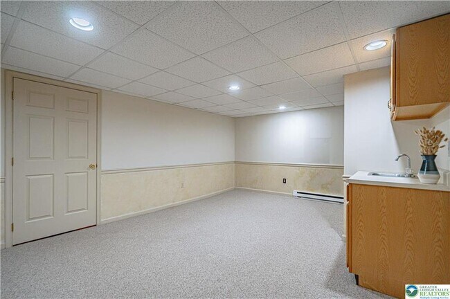 Building Photo - 2962 Fairfield Dr N