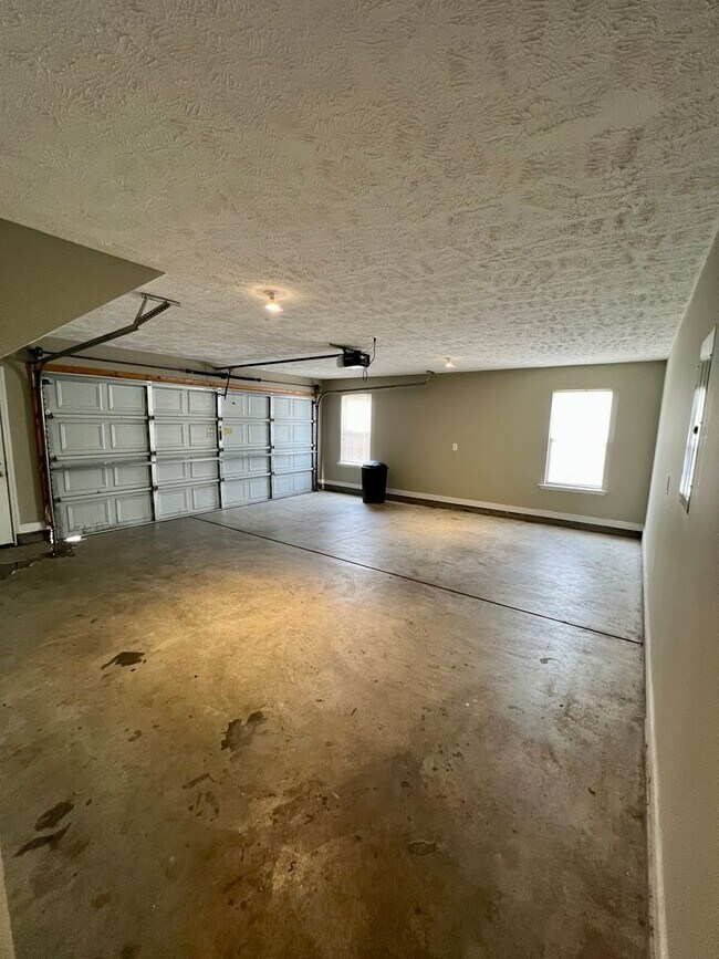 Building Photo - 1030 Coral Drive