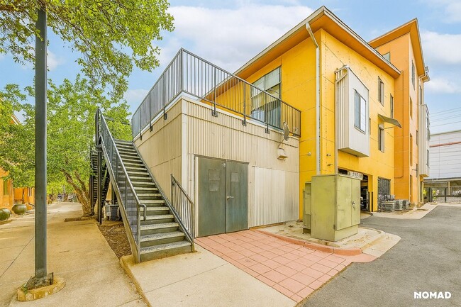 Building Photo - 2 Bedroom 2 Bathroom Loft Condo in RiNo (R...