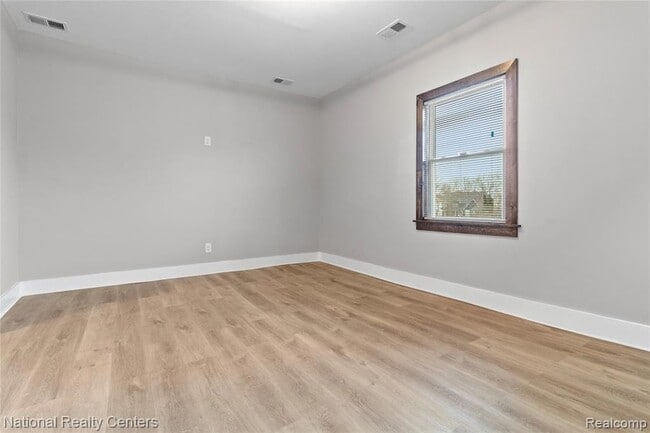 Building Photo - 767 Navahoe St