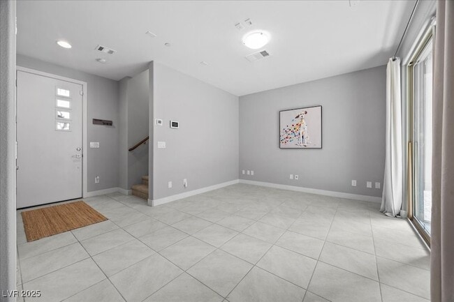 Building Photo - 635 Pyrite Will St