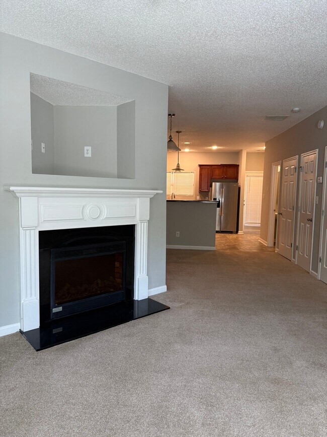 Building Photo - 5240 Lincoln Dr