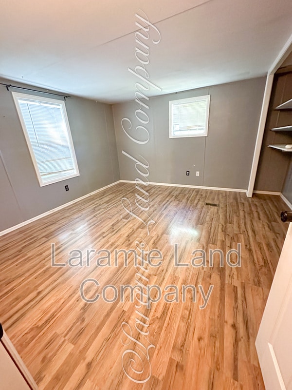 Building Photo - 954 N McCue St