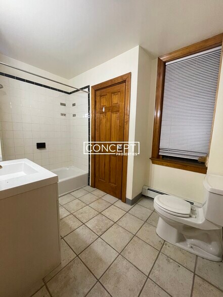 Building Photo - 369 Centre St