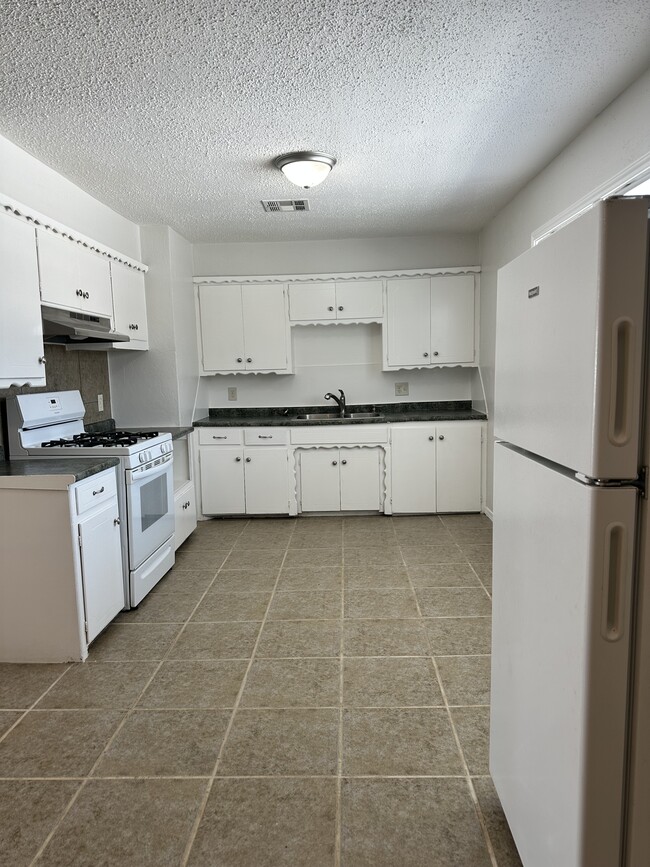 Building Photo - 6321 Johnnie Terrace