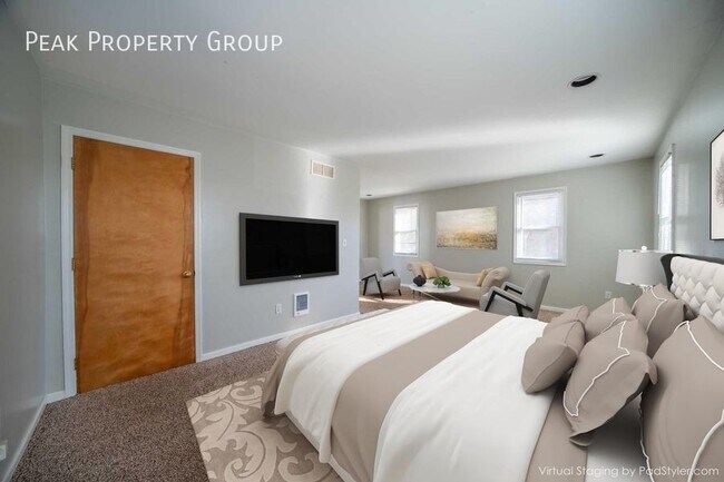 Building Photo - Available Now! 2 Bedroom Flat Near the Sho...