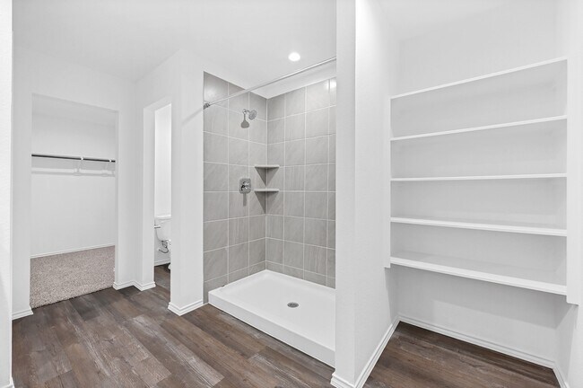 Building Photo - 40623 Spruce Ln