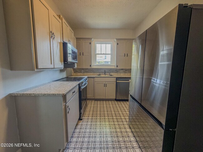 Building Photo - 2047 N Market St