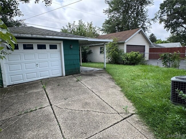 Building Photo - 685 Longmeadow Rd