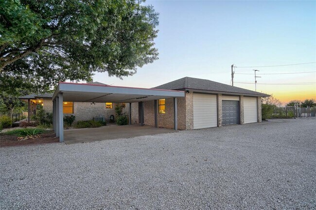 Building Photo - 800 Co Rd 117