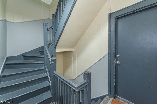 Building Photo - 68 Mill St