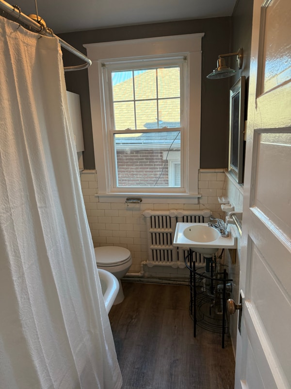 Building Photo - 322 S West End Ave