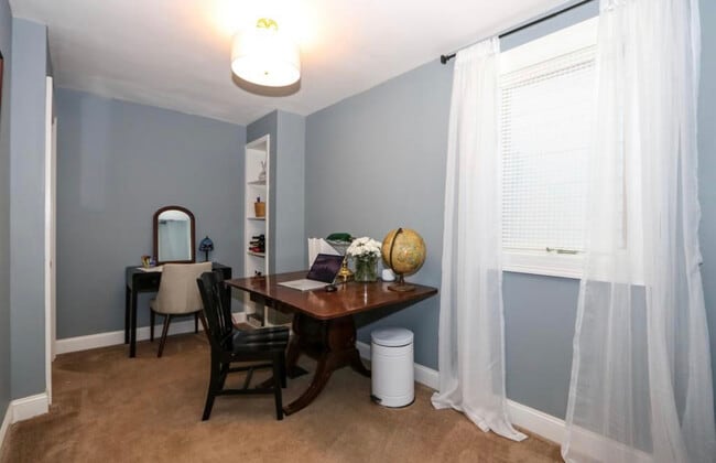 Building Photo - 223 Congress Ave