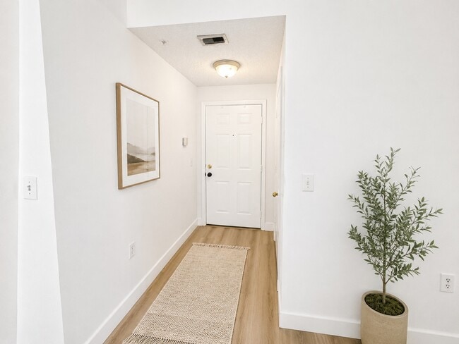Building Photo - 10873 Windsor Walk Dr
