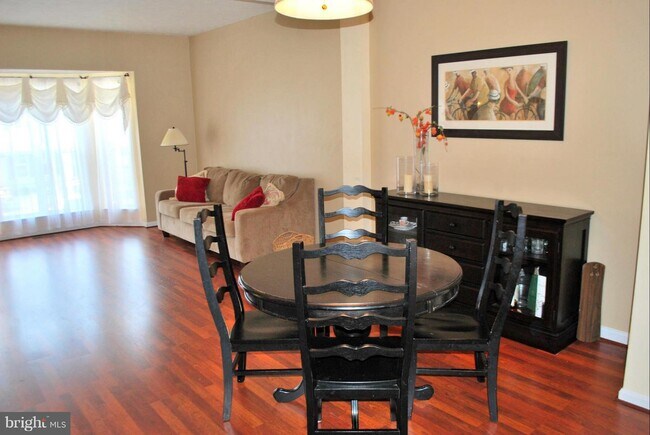 Building Photo - 44118 Tippecanoe Terrace