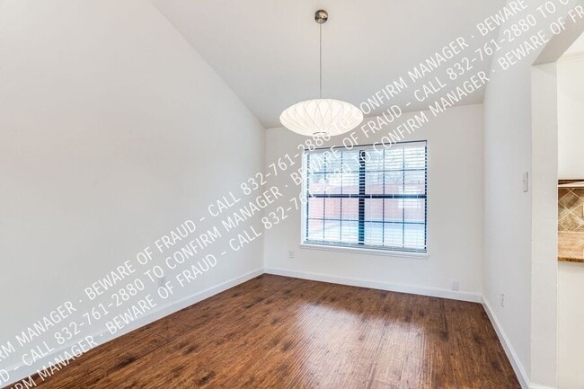 Building Photo - 3924 Coronado Dr