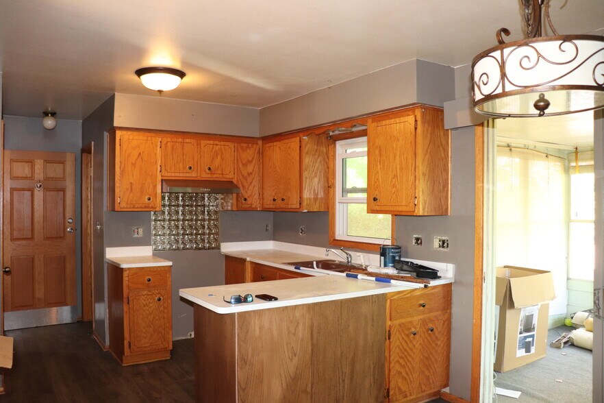 Kitchen - 3627 Southwood Dr
