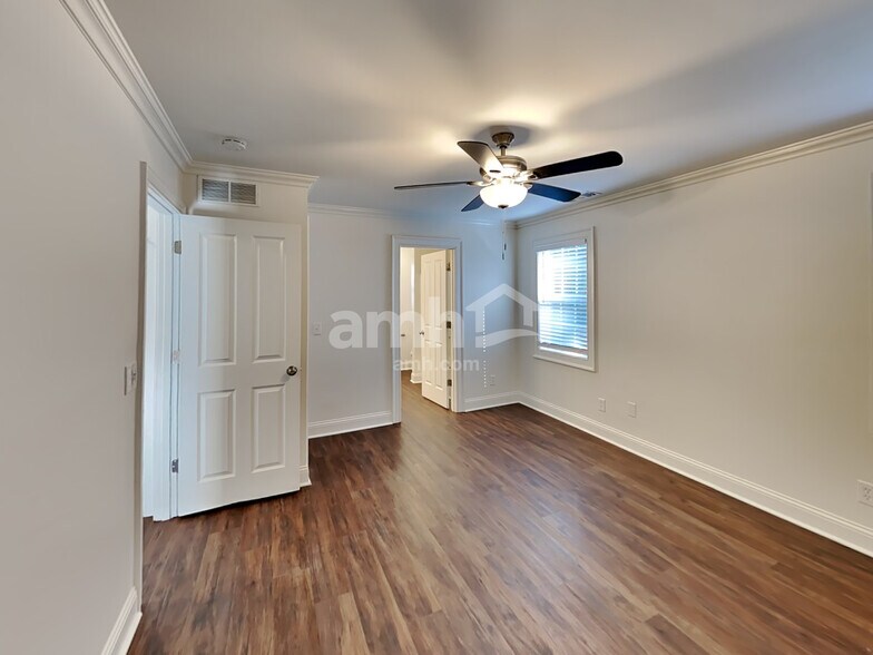 Building Photo - 155 Birchwood Pass