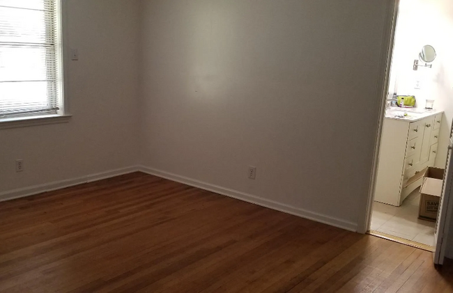 Building Photo - 3563 Cowden Ave