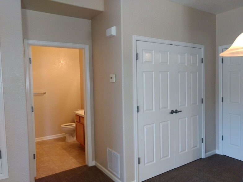 Building Photo - 3230 Boulder Cir