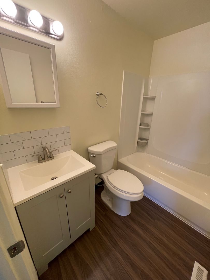 Building Photo - 1303 S Coffman St