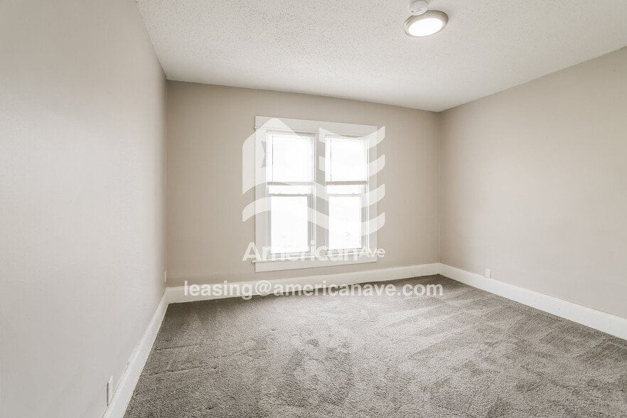 Building Photo - 1615 E Fulton St