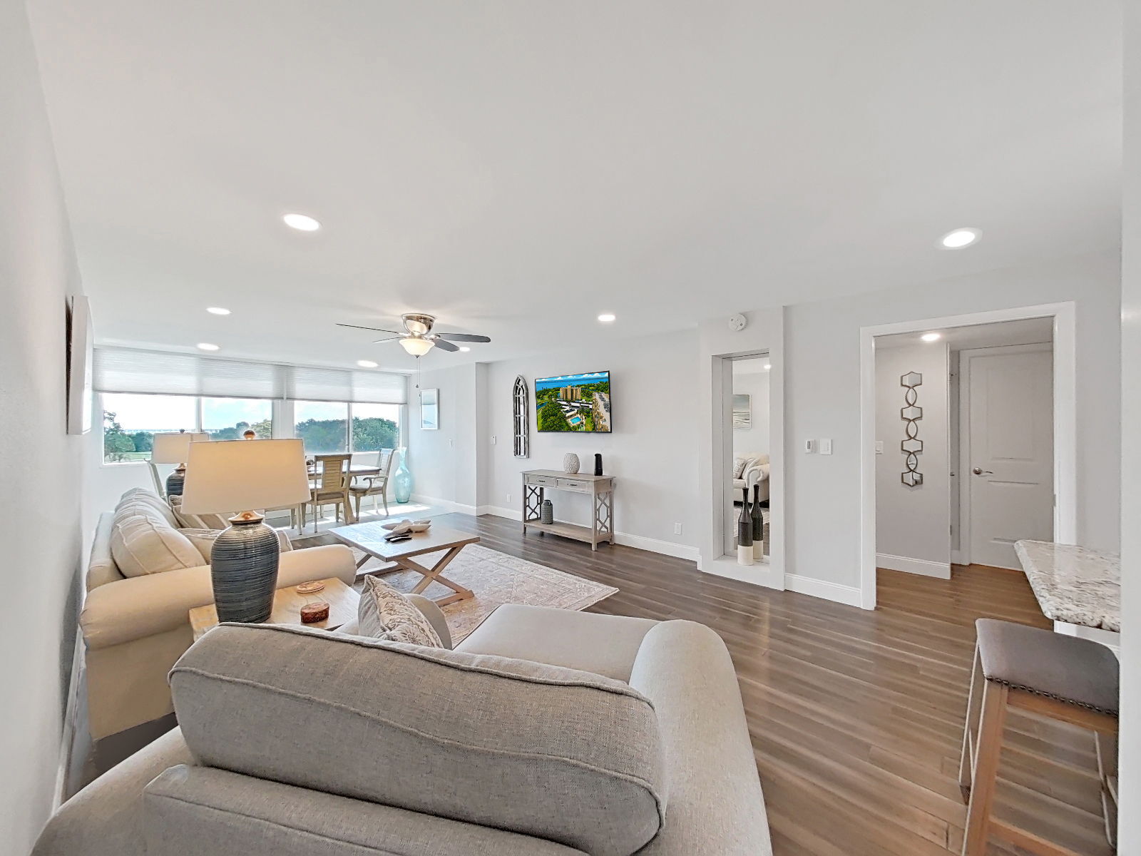 Building Photo - 2620 Cove Cay Dr